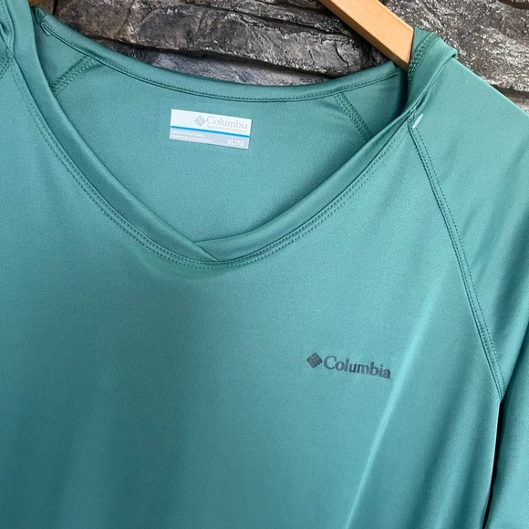 Columbia Green Performance Shirt - Picture 3 of 6